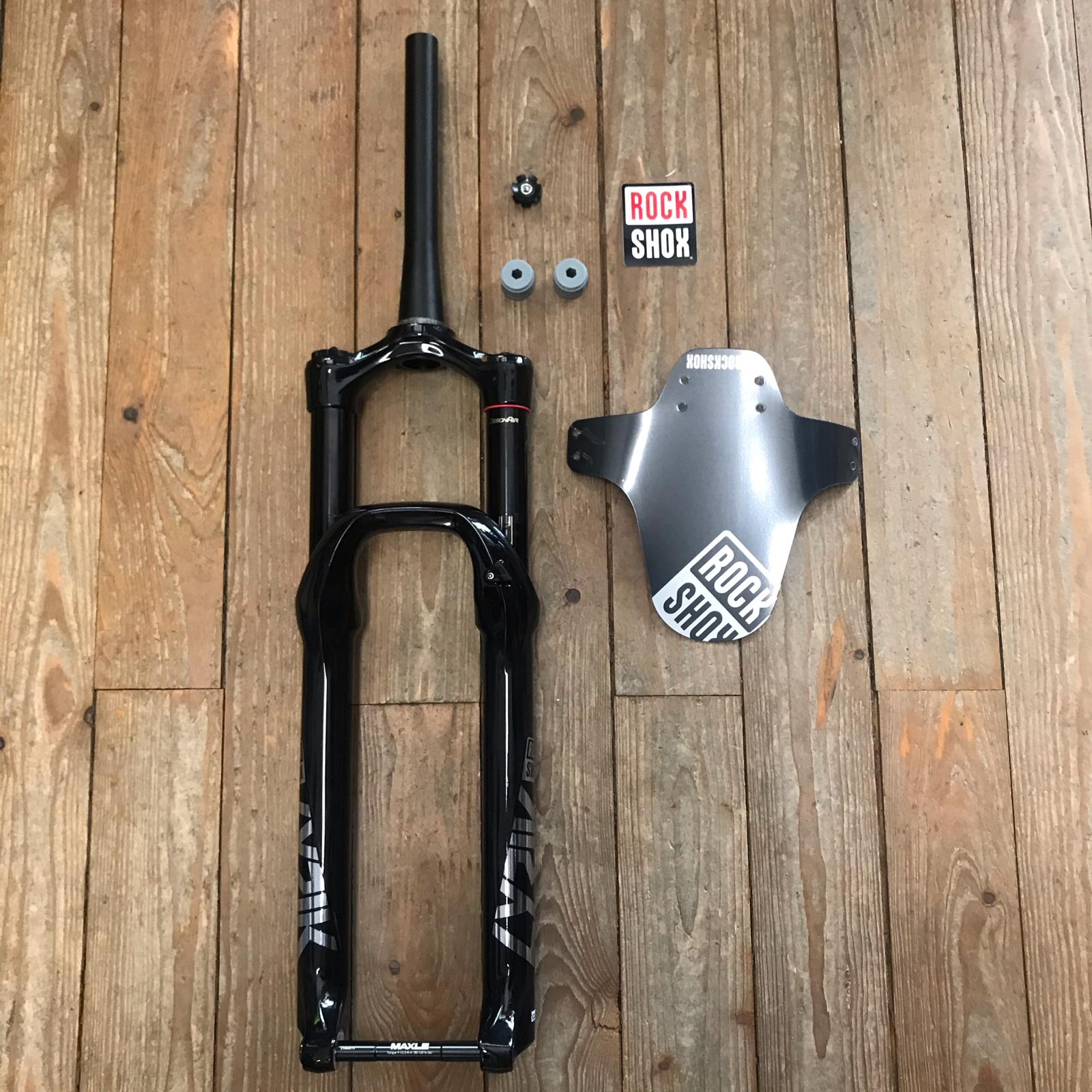 Ultimatives Fahrwerk! Rock Shox Lyrik Federgabel und Super Deluxe